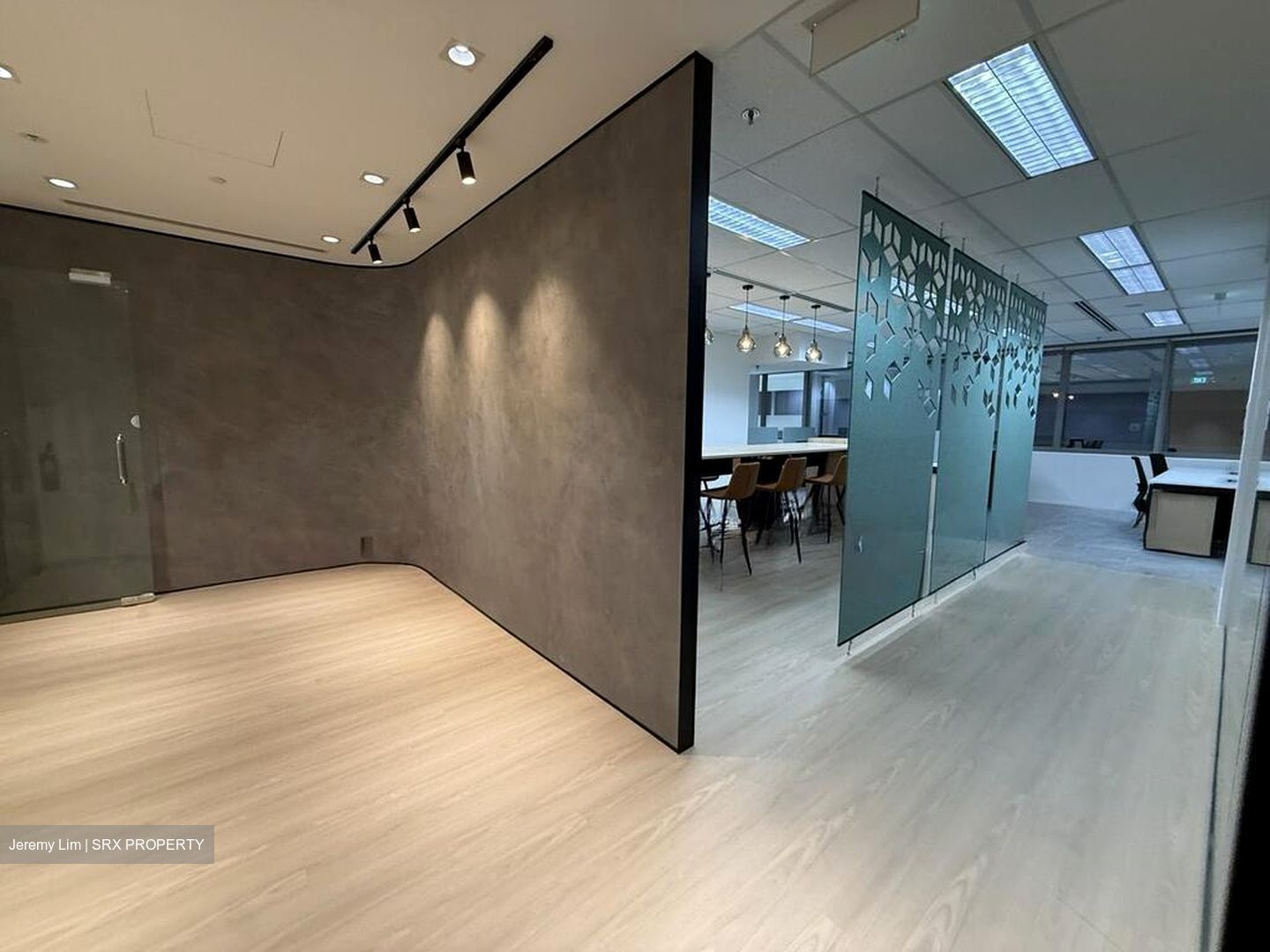 Robinson 112 (D1), Office #606796871